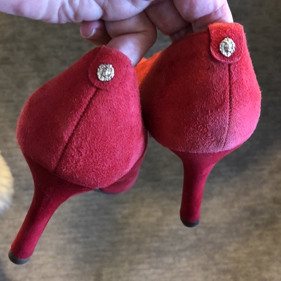 Anne Klein Suede Red Pumps EUC Leather Size 8 1/2 closed pointed toe design - Picture 3 of 10